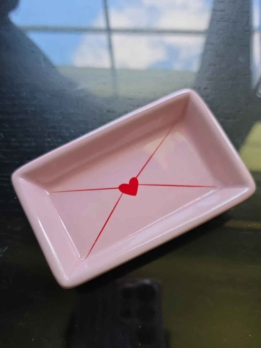 💚5/$20💚Pink Ceramic Trinket Dish with Red Heart